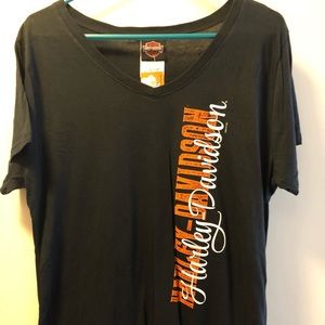 NEW - Black Vneck HD T-shirt